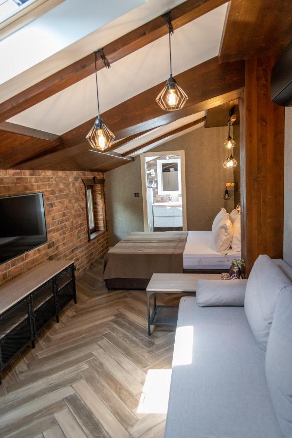 Hotel Hunters House Ezerets Luaran gambar