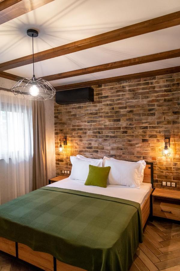 Hotel Hunters House Ezerets Luaran gambar