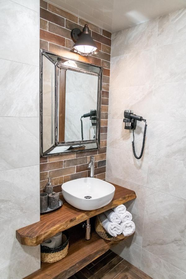 Hotel Hunters House Ezerets Luaran gambar
