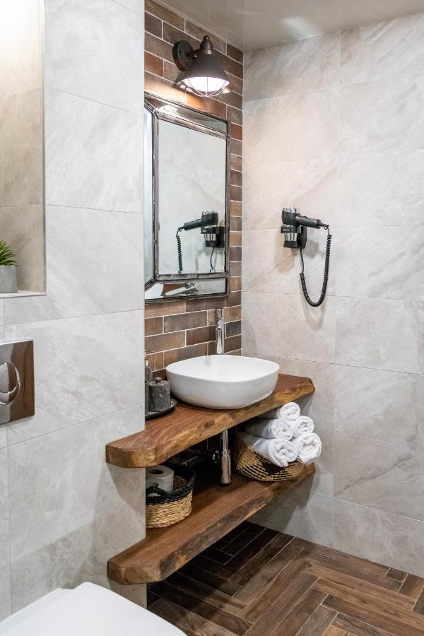 Hotel Hunters House Ezerets Luaran gambar
