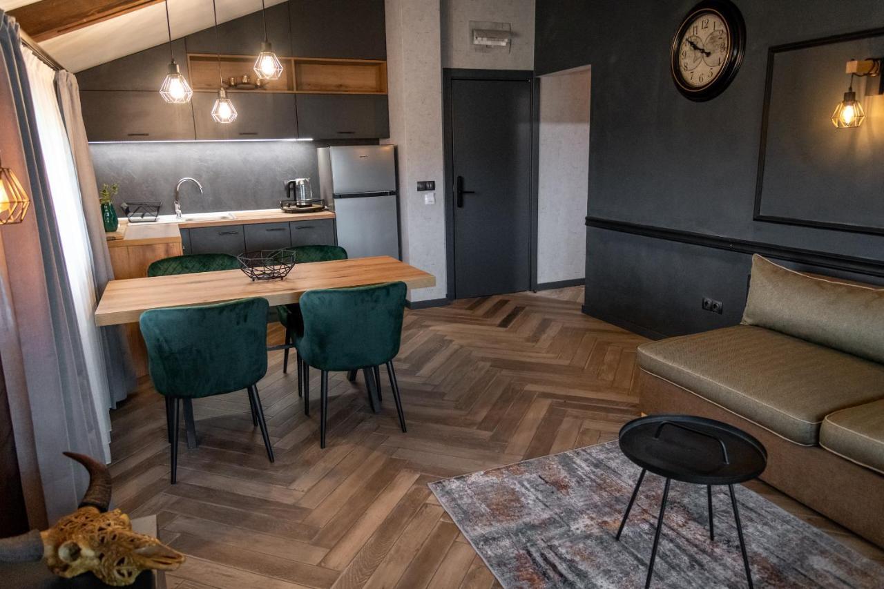 Hotel Hunters House Ezerets Luaran gambar