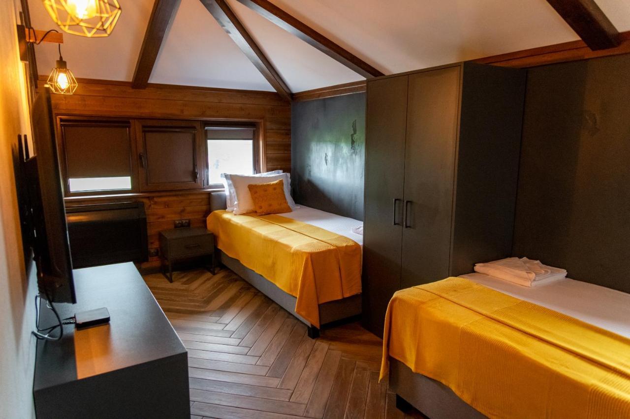 Hotel Hunters House Ezerets Luaran gambar