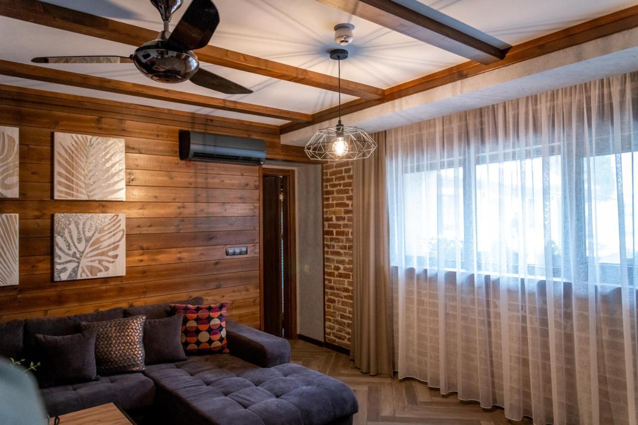 Hotel Hunters House Ezerets Luaran gambar