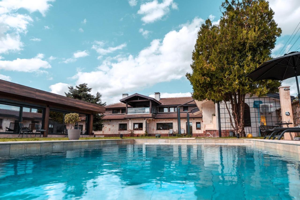 Hotel Hunters House Ezerets Luaran gambar